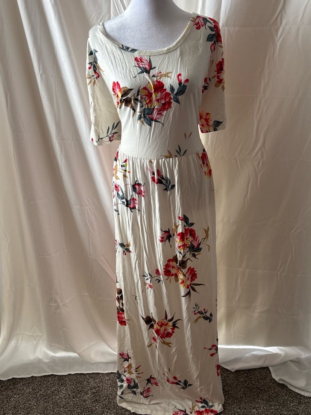 Floral Cream Maxi Dress with Pink & Red Blooms with pockets